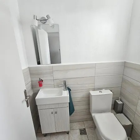 μ * Nea Karvali