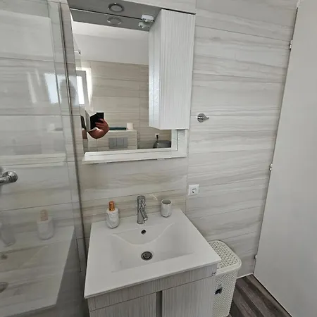 μ * Nea Karvali