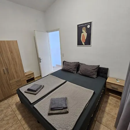 Nyaraló μ Néa Karváli